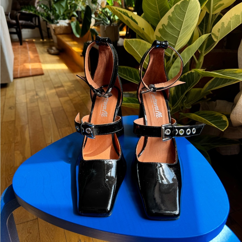L'INTERVALLE Black Patent Leather Heels - Picture 4 of 4
